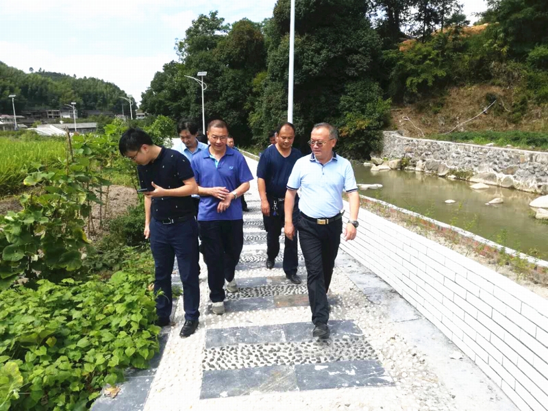 心手相連 脫貧致富.jpg