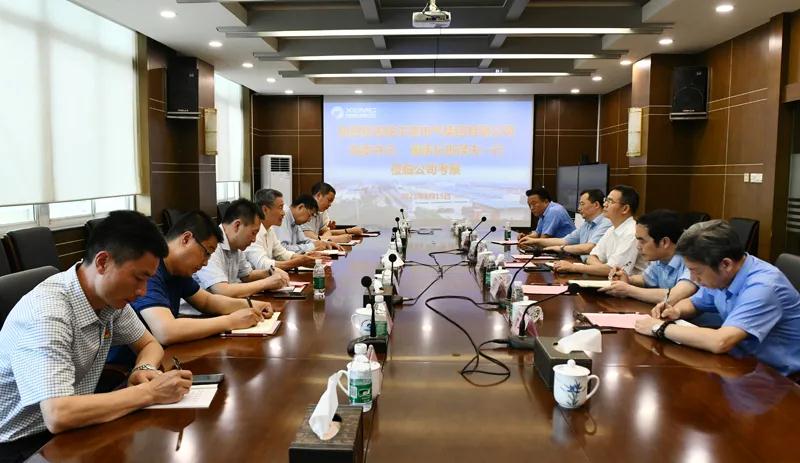 哈爾濱電氣集團有限公司黨委書記、董事長斯?jié)煞蛞恍衼砉究疾?jpg 哈爾濱電氣集團有限公司黨委書記、董事長斯?jié)煞蛞恍衼砉究疾?jpg