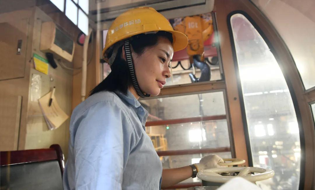 王芳 高空中的“守護者”.jpg 王芳 高空中的“守護者”.jpg