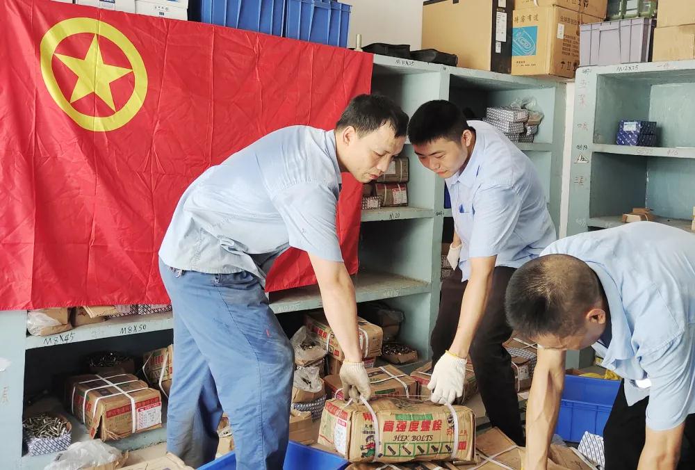 當(dāng)好生力軍 青年勇?lián)?dāng).jpg 當(dāng)好生力軍 青年勇?lián)?dāng).jpg