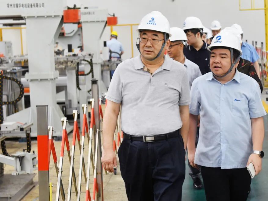 省工信廳副廳長張治平來湘電集團調研.jpg 省工信廳副廳長張治平來湘電集團調研.jpg